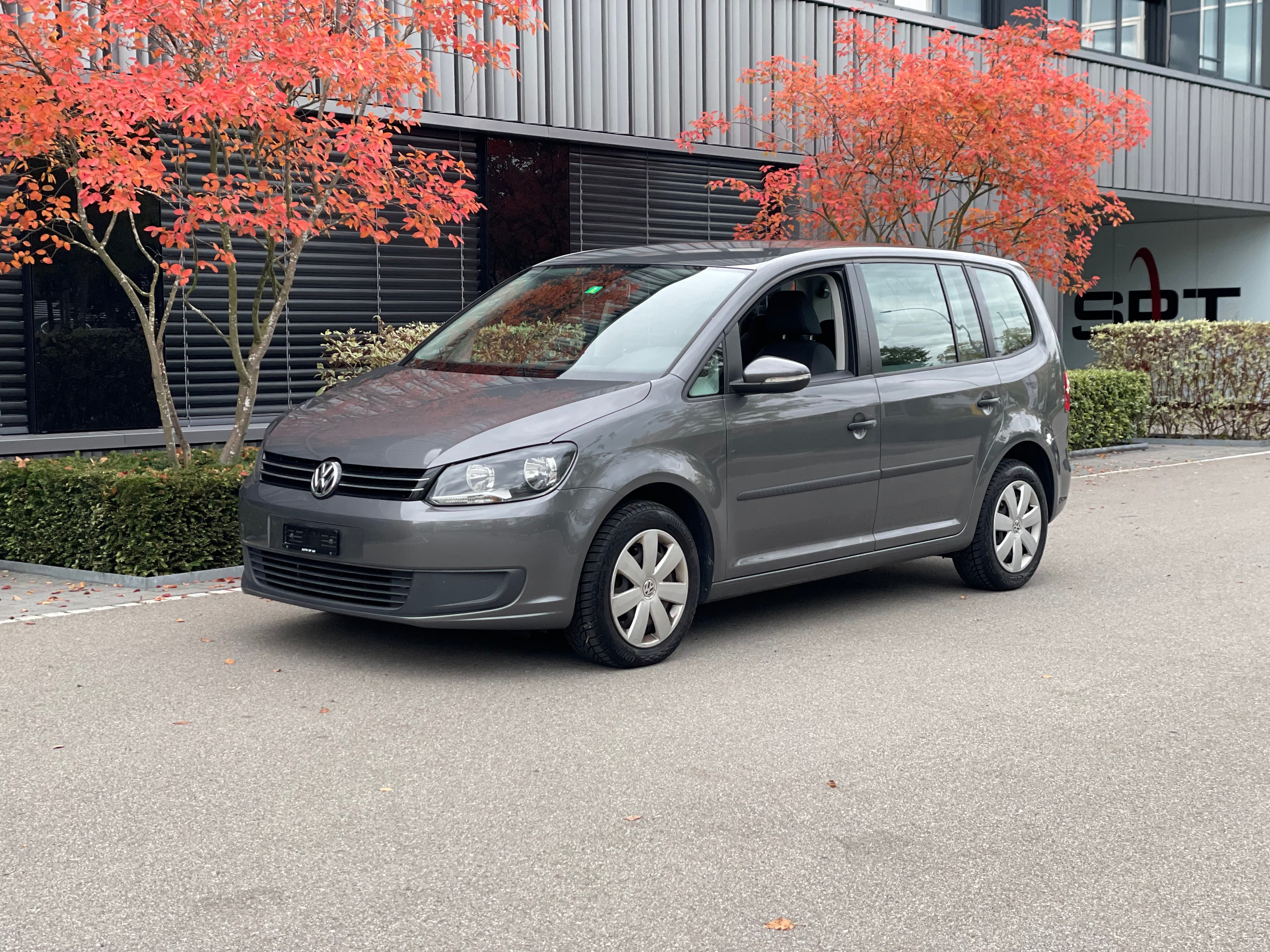VW Touran 1.6 TDI Trendline (Bild 1 von 13)