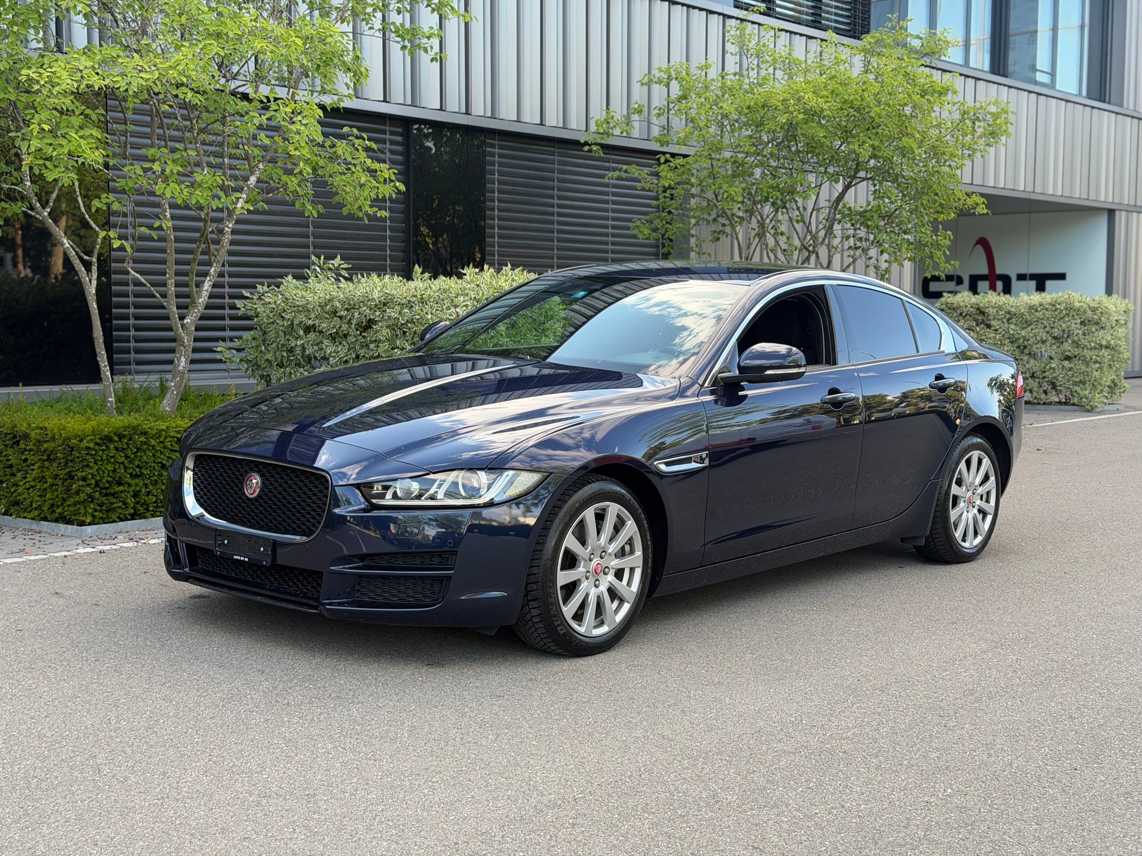 Jaguar XE 20d Pure Automat (Bild 1 von 13)