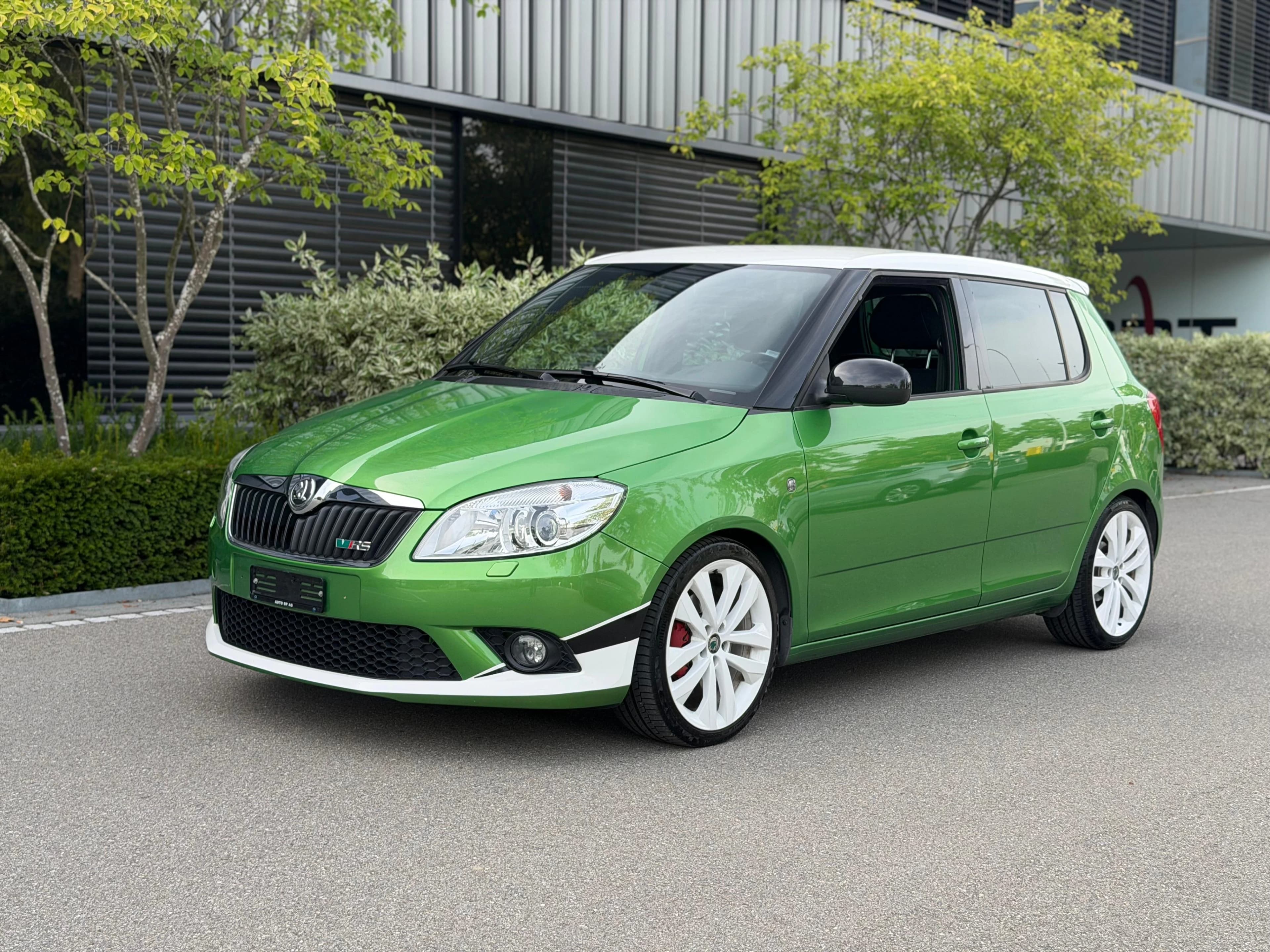 Škoda Fabia 1.4 TSI RS DSG EDITION 48/110 (image principale)