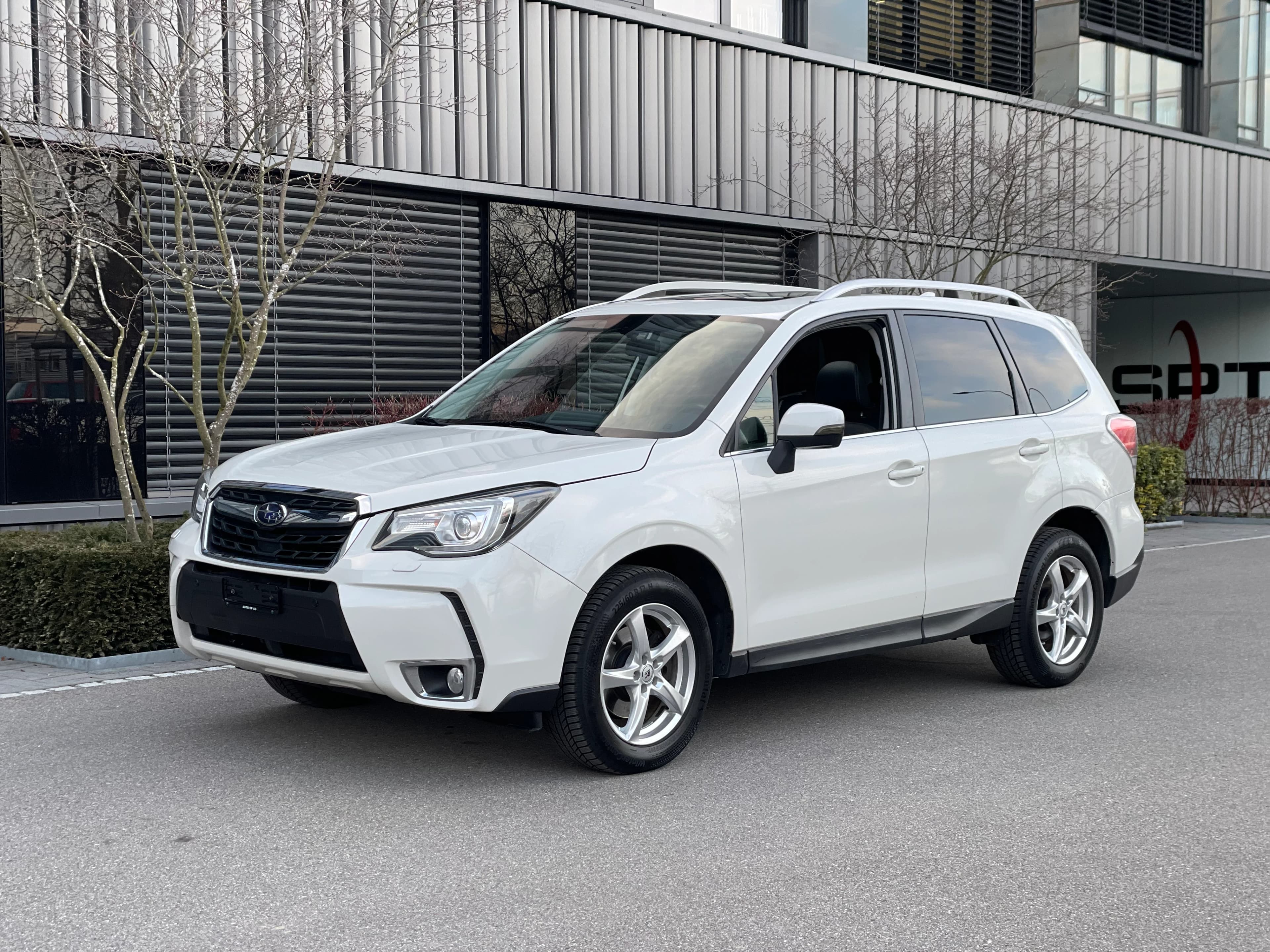 Subaru Forester 2.0D Luxury Lineatronic (image principale)