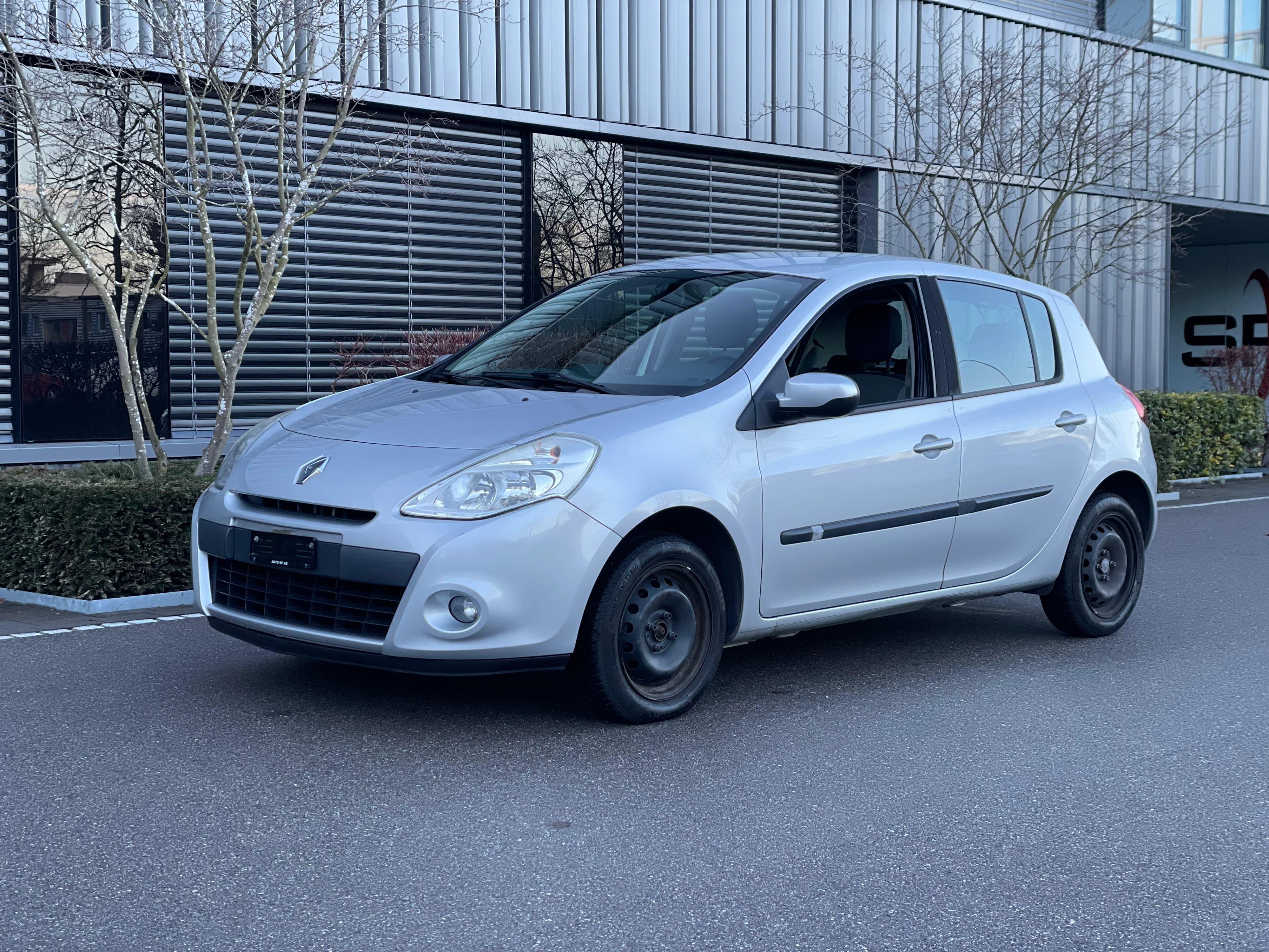 Renault Clio 1.2 16V Expression (image principale)