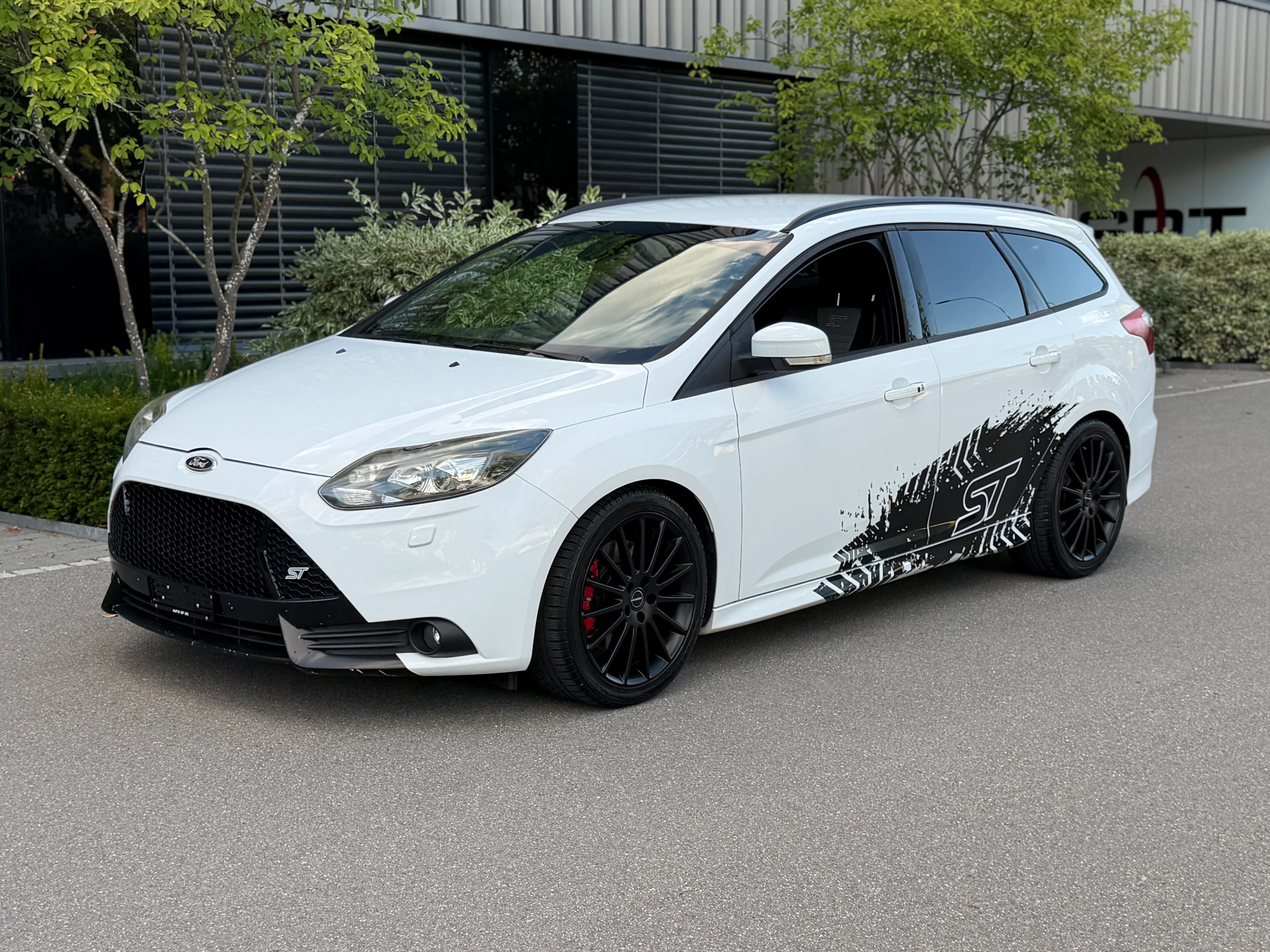 Ford Focus 2.0 SCTi ST-3 (image principale)
